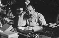 Émile Zola (1840-1902) aan zijn bureau